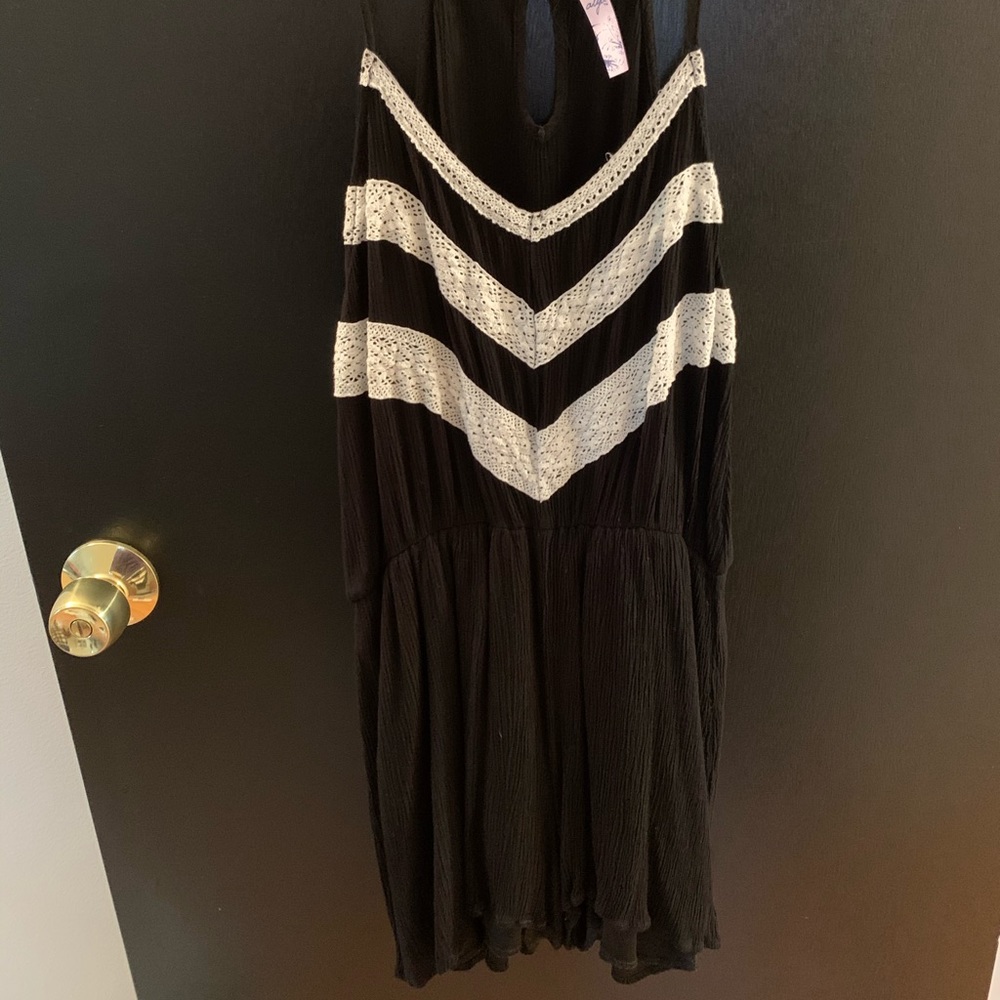 Black romper - Picture 4 of 4